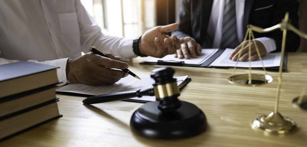 Qui a le statut de fonctionnaire ?