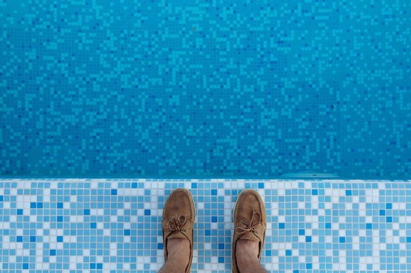 Les outils essentiels pour l'entretien régulier de sa piscine